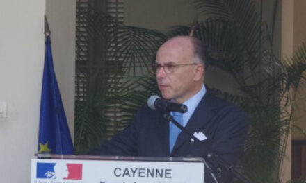 Guyane : Cazeneuve annonce des renforts policiers