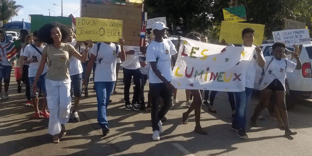 Guyane : Dans le Haut-Maroni, les élèves veulent un collège pour éviter le déracinement