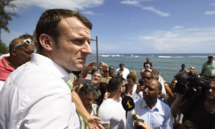 Macron attendu en Guyane dans un climat tendu