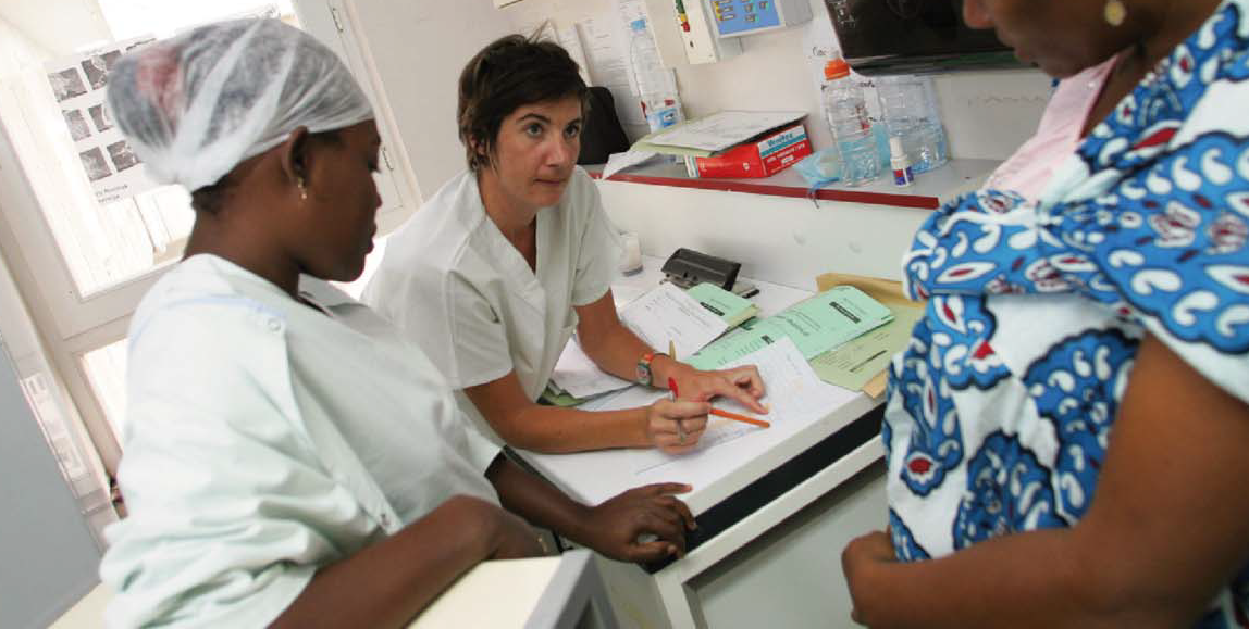 Mayotte et Guyane : Voynet missionnée pour travailler à des hôpitaux extraterritoriaux