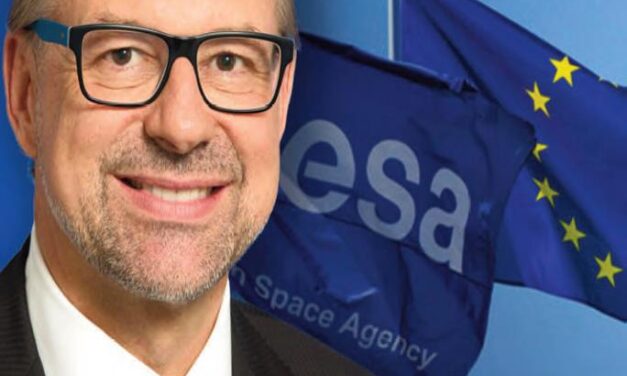 Spatial : le directeur de l’Agence spatiale européenne veut resserrer les liens avec l’UE