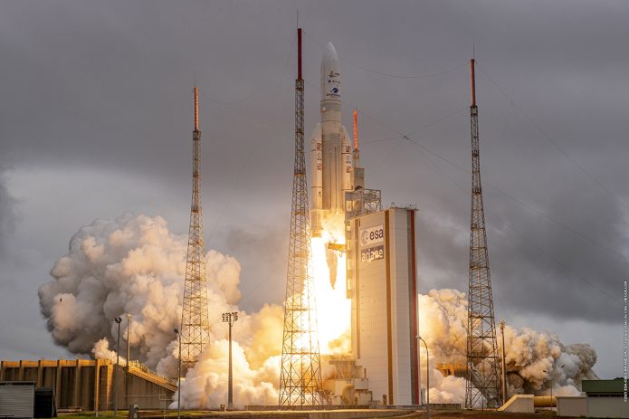 Ariane 5 lance le télescope spatial le plus puissant jamais construit