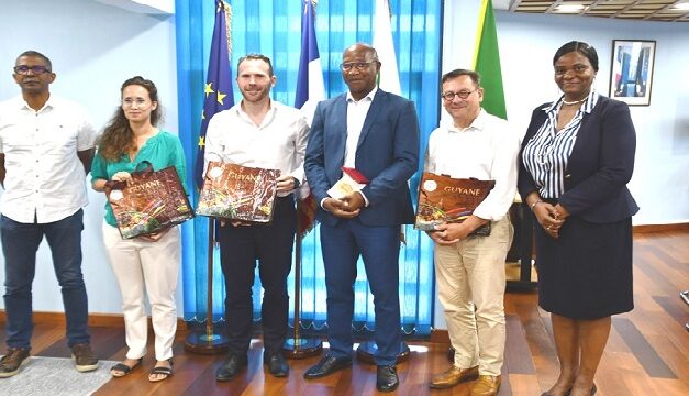 Une mission parlementaire en visite en Guyane pour mieux appréhender les problématiques du territoire