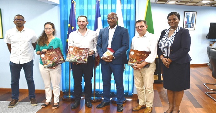 Une mission parlementaire en visite en Guyane pour mieux appréhender les problématiques du territoire