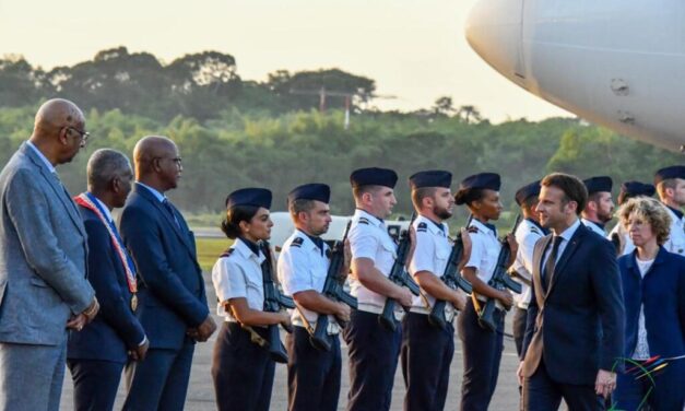 Emmanuel Macron de retour en Guyane, 7 ans après sa première visite