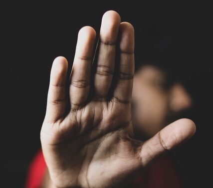 Violences conjugales : le nombre de victimes par habitant plus élevé dans les Outre-mer