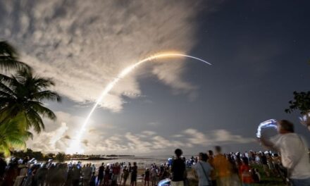 VV27 : Vega‑C place en orbite MicroCarb et la constellation CO3D
