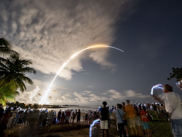 VV27 : Vega‑C place en orbite MicroCarb et la constellation CO3D